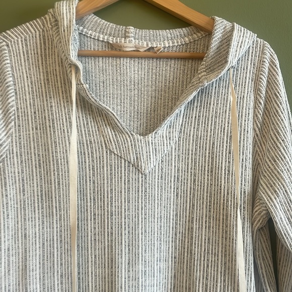 Soft Surroundings Striped Hooded 3/4 Sleeve Knit light Sweater Sz LP - Picture 3 of 6